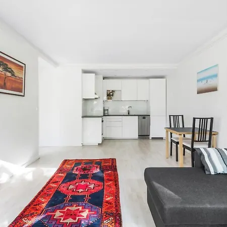 公寓 Wehost Peaceful 1-bedroom Unit Close To Metro And With A Park-view @wehost Lahnaruohontie 赫尔辛基