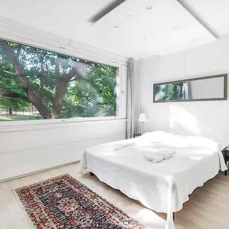 Wehost Peaceful 1-bedroom Unit Close To Metro And With A Park-view @wehost Lahnaruohontie Apartmán