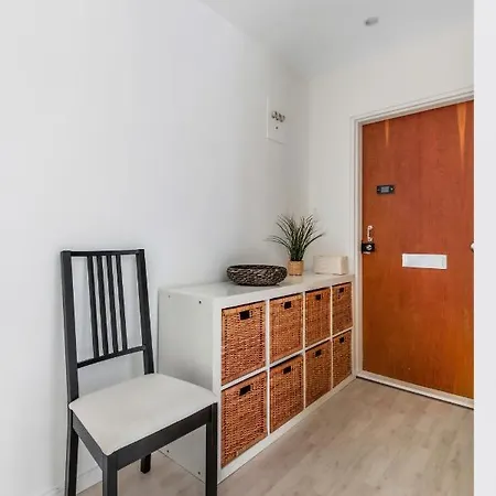 公寓 Wehost Peaceful 1-bedroom Unit Close To Metro And With A Park-view @wehost Lahnaruohontie