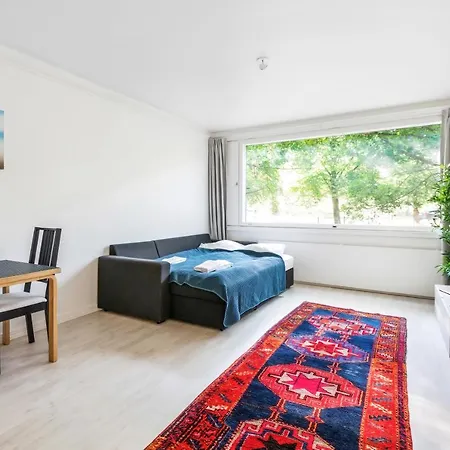 Wehost Peaceful 1-bedroom Unit Close To Metro And With A Park-view @wehost Lahnaruohontie Apartmán *