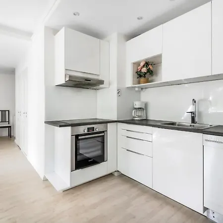 Apartmán Wehost Peaceful 1-bedroom Unit Close To Metro And With A Park-view @wehost Lahnaruohontie *